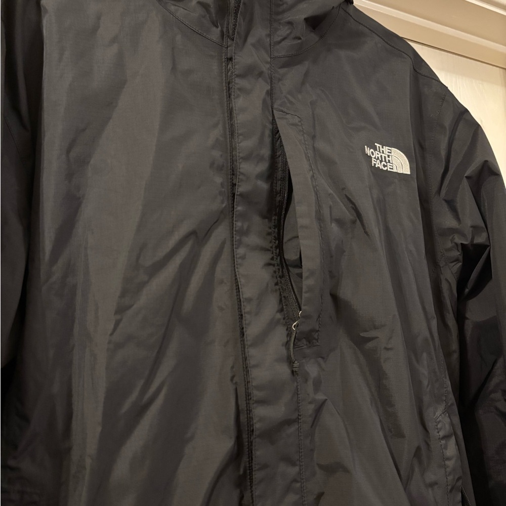 The North Face Men's Black Raincoat - Picture 13 of 13